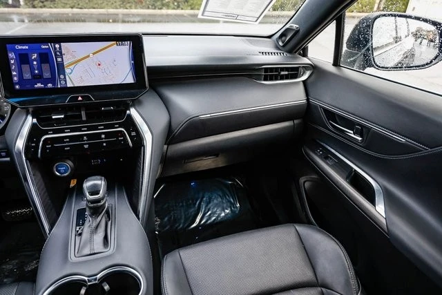 2021 Toyota Venza - Image 15 of 21