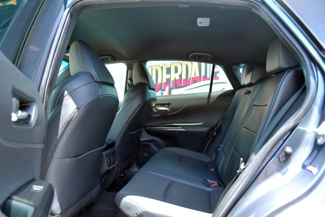 2021 Toyota Venza - Image 11 of 12