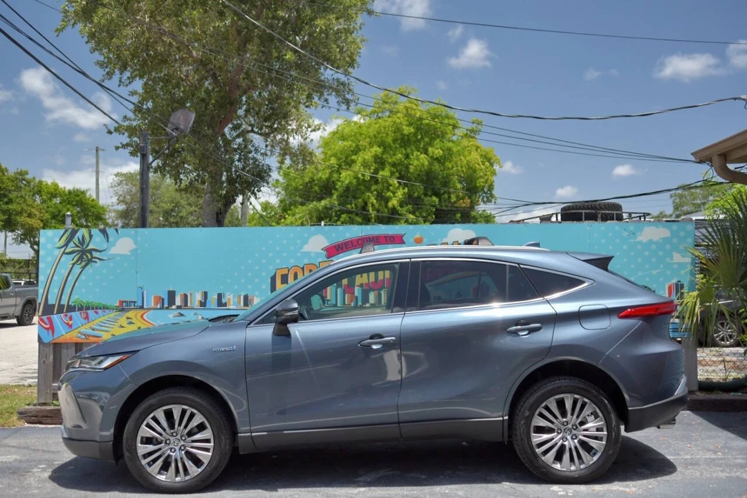 2021 Toyota Venza - Image 5 of 12