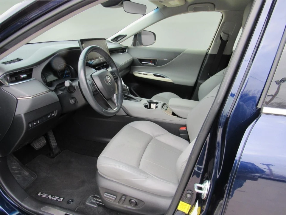 2021 Toyota Venza - Image 13 of 21