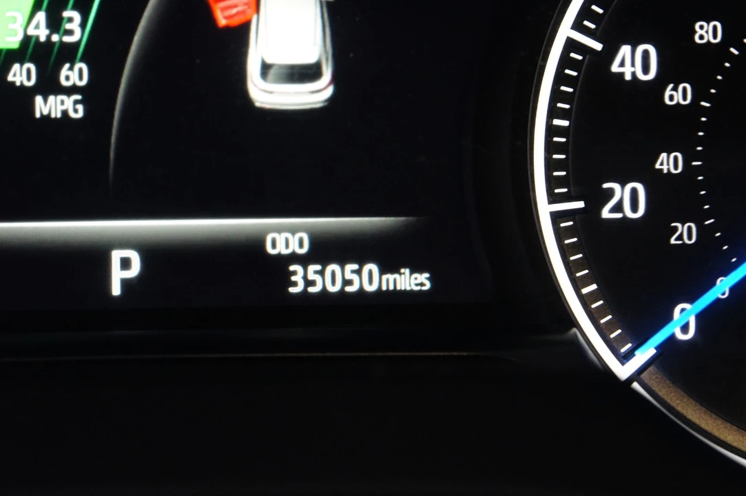 2021 Toyota Venza - Image 19 of 20