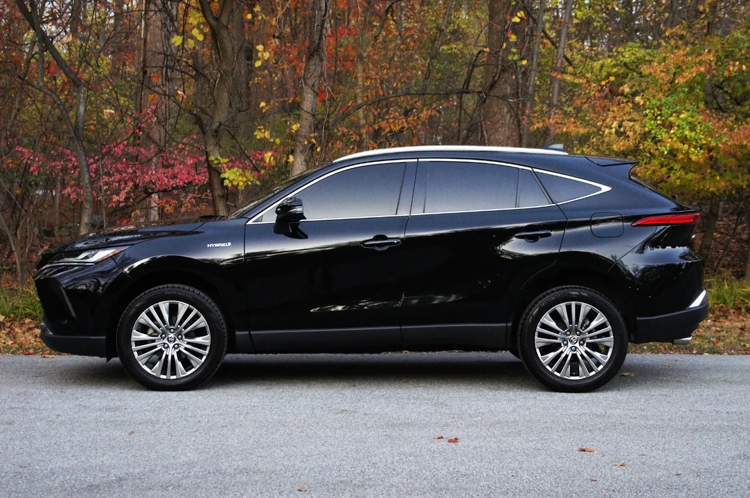 2021 Toyota Venza - Image 3 of 20