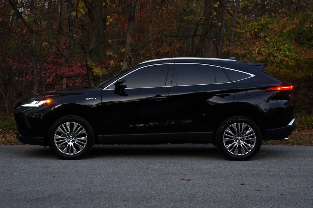 2021 Toyota Venza - Image 13 of 20