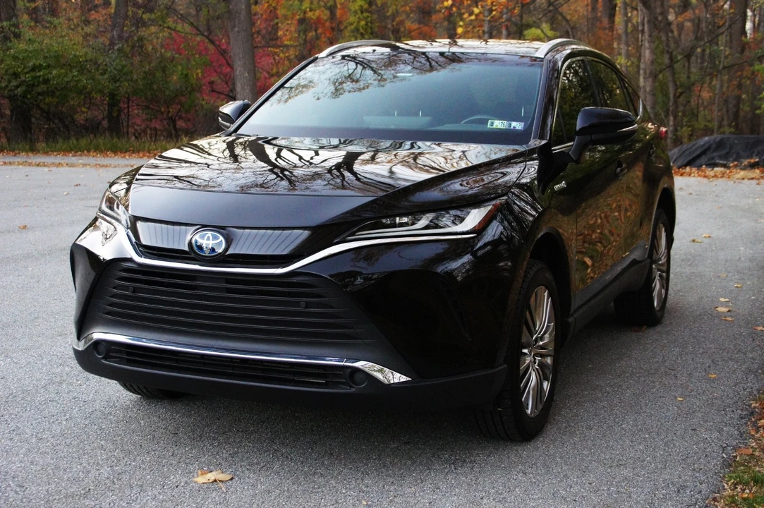 2021 Toyota Venza - Image 2 of 20