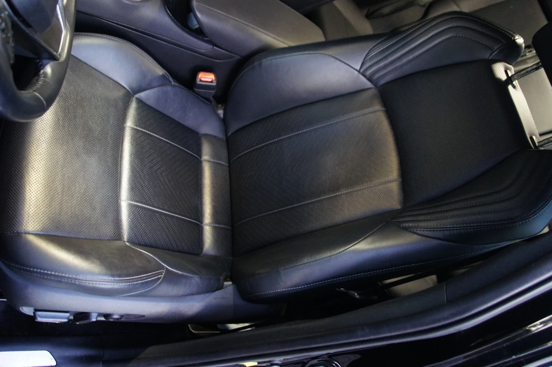2021 Toyota Venza - Image 15 of 20