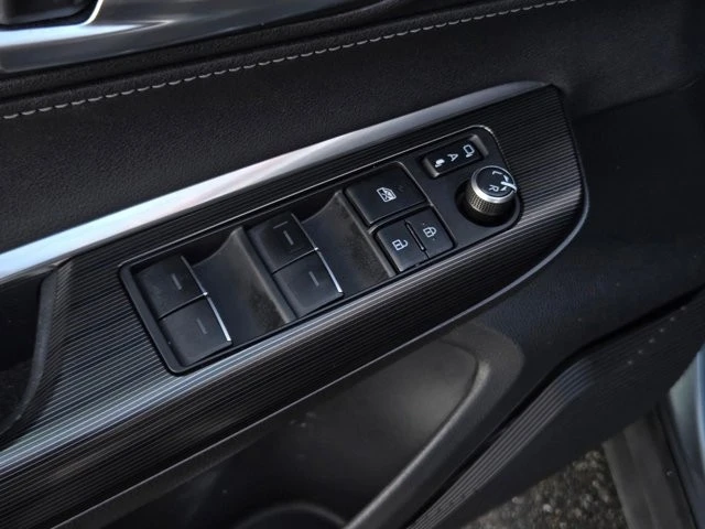 2021 Toyota Venza - Image 9 of 12