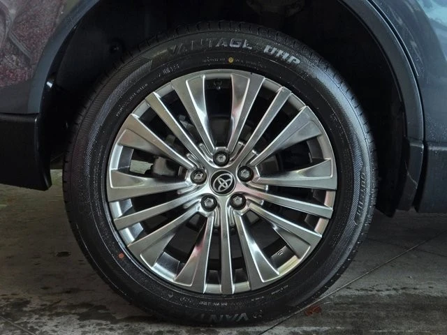 2021 Toyota Venza - Image 4 of 12