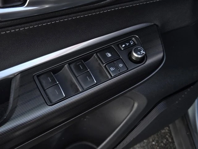 2021 Toyota Venza - Image 9 of 12