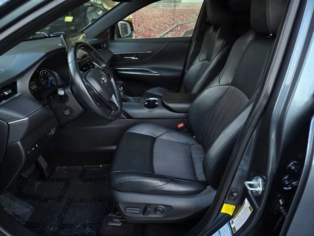 2021 Toyota Venza - Image 15 of 21
