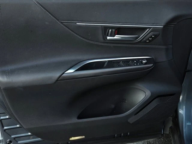 2021 Toyota Venza - Image 8 of 21