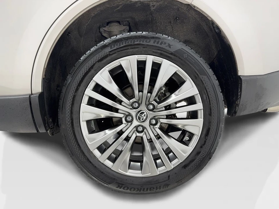 2021 Toyota Venza - Image 12 of 21