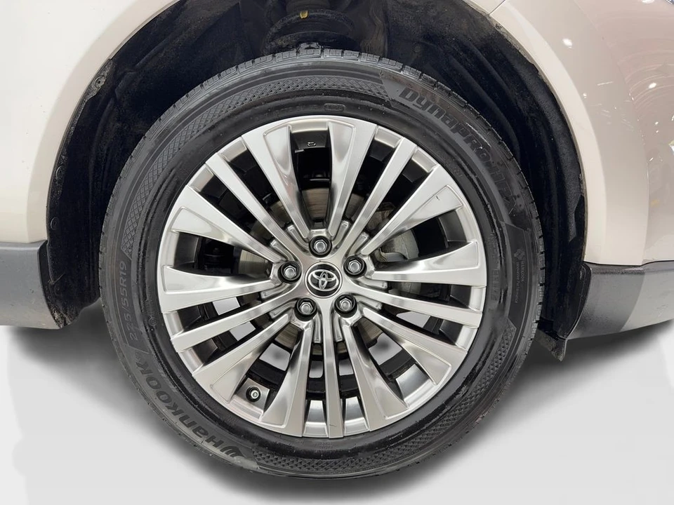 2021 Toyota Venza - Image 14 of 21