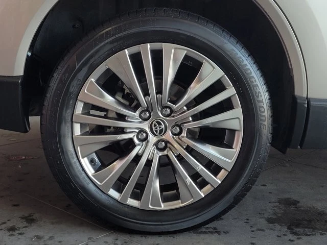 2021 Toyota Venza - Image 5 of 12