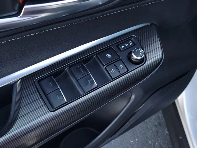 2021 Toyota Venza - Image 10 of 12