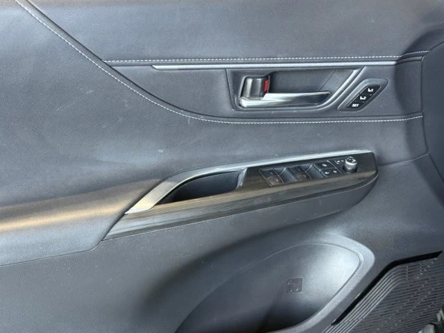 2021 Toyota Venza - Image 20 of 21