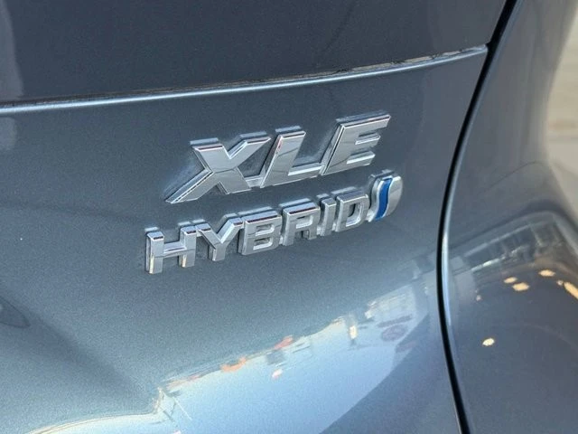 2021 Toyota Venza - Image 15 of 21