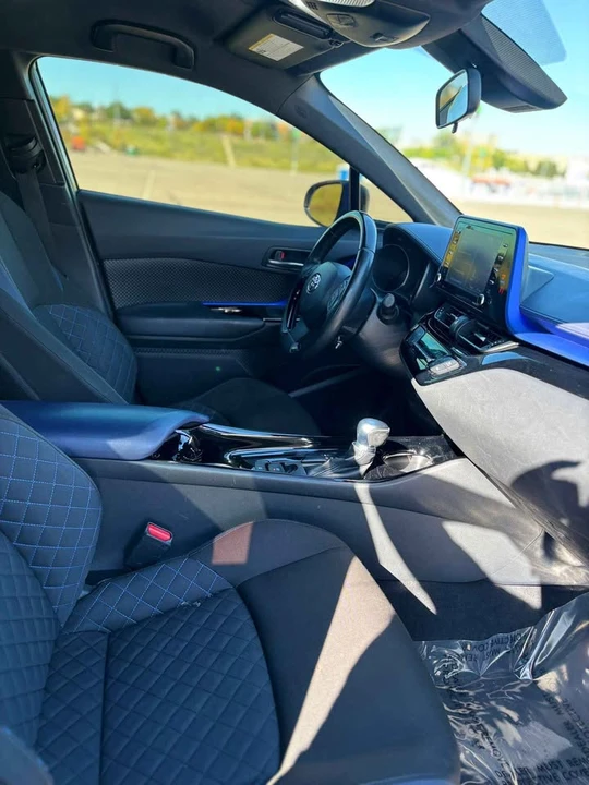 2021 Toyota C-HR - Image 9 of 11