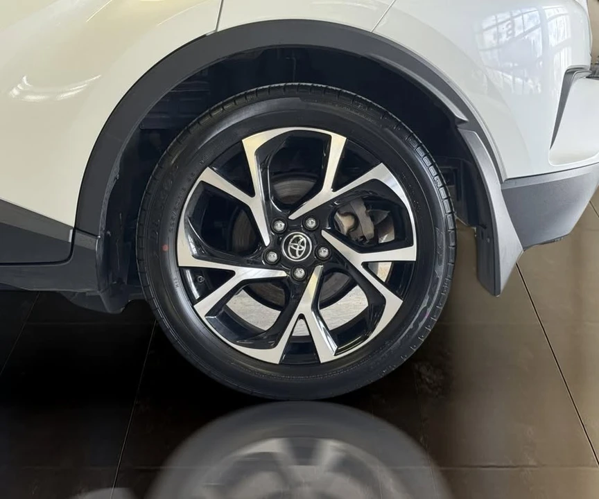 2021 Toyota C-HR - Image 7 of 20