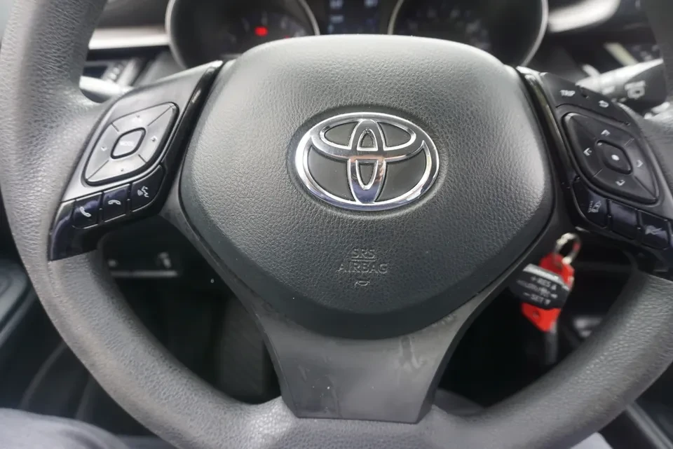 2021 Toyota C-HR - Image 8 of 11