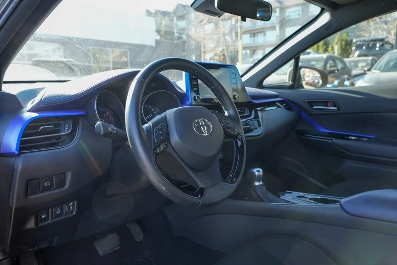 2021 Toyota C-HR - Image 10 of 17