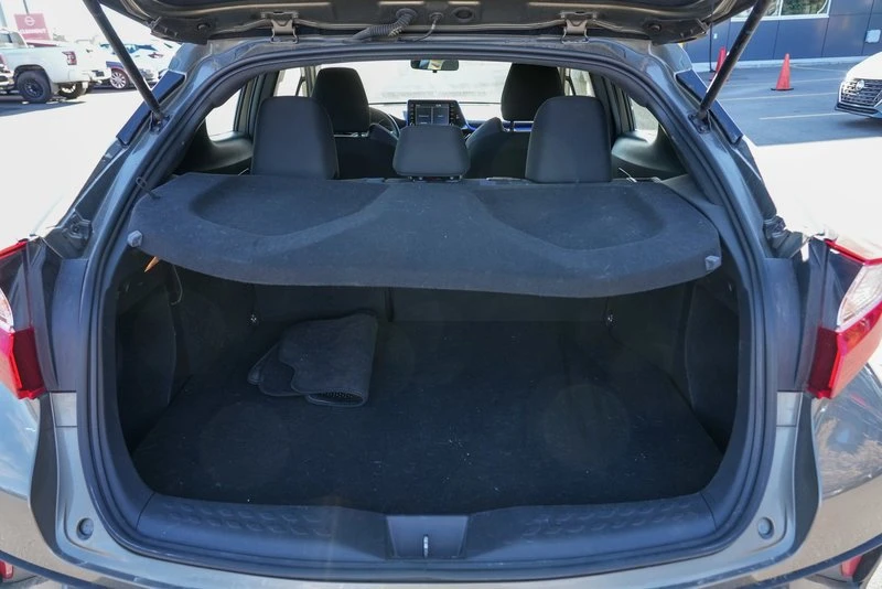 2021 Toyota C-HR - Image 9 of 17