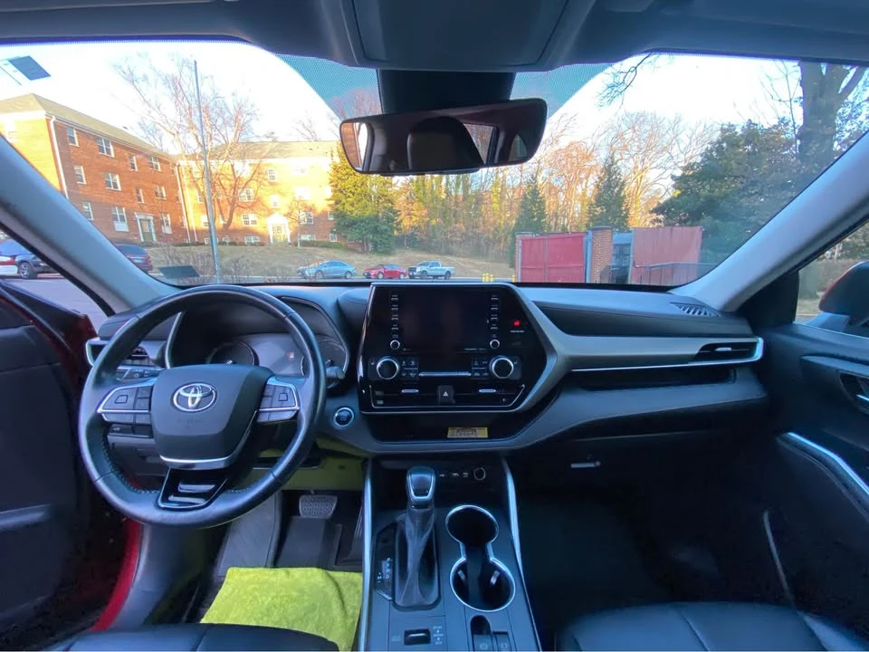 2021 Toyota Highlander - Image 13 of 16