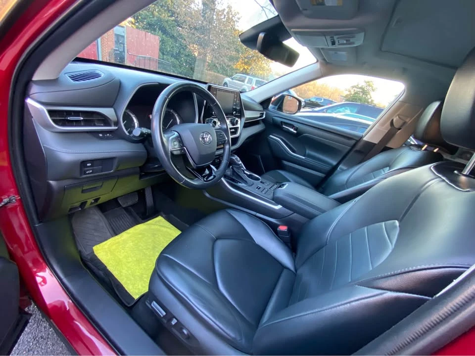 2021 Toyota Highlander - Image 12 of 16