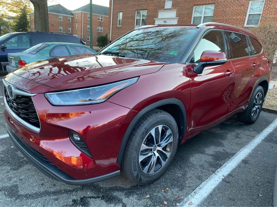 2021 Toyota Highlander - Image 2 of 16