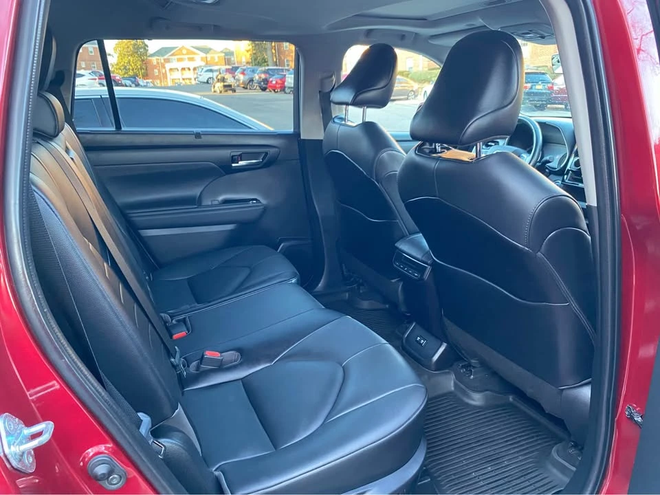 2021 Toyota Highlander - Image 7 of 16