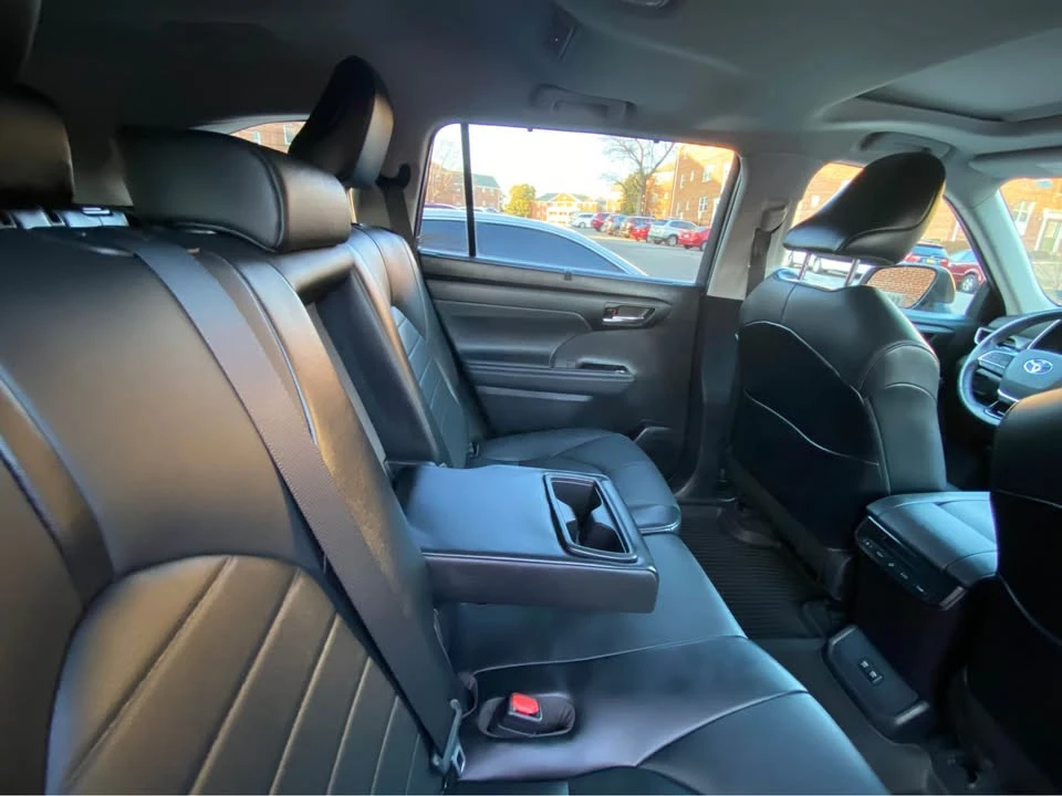 2021 Toyota Highlander - Image 9 of 16