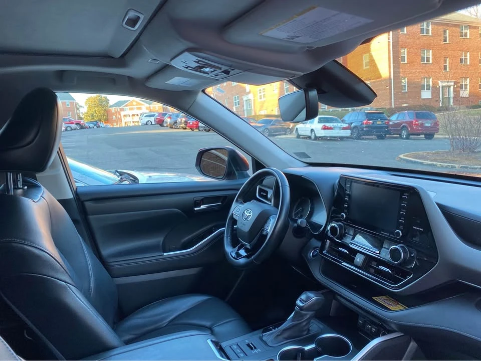 2021 Toyota Highlander - Image 5 of 16