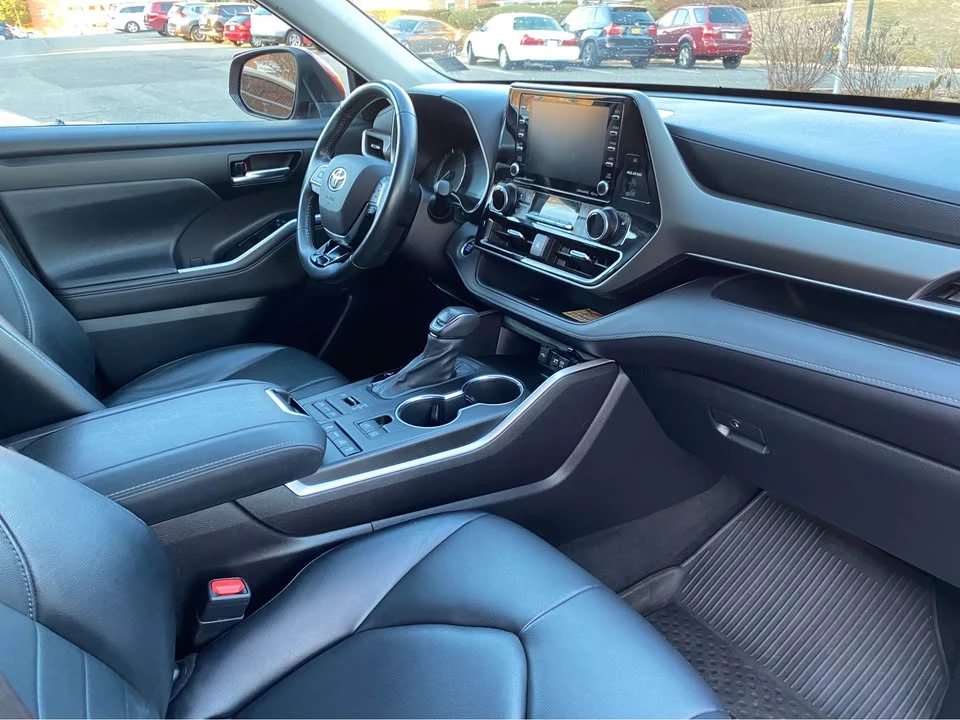 2021 Toyota Highlander - Image 6 of 16
