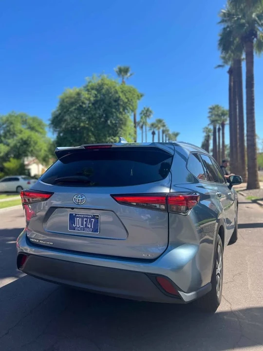 2021 Toyota Highlander - Image 2 of 5