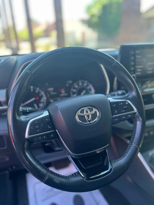 2021 Toyota Highlander - Image 3 of 5