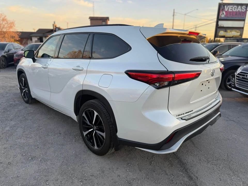 2021 Toyota Highlander - Image 8 of 20