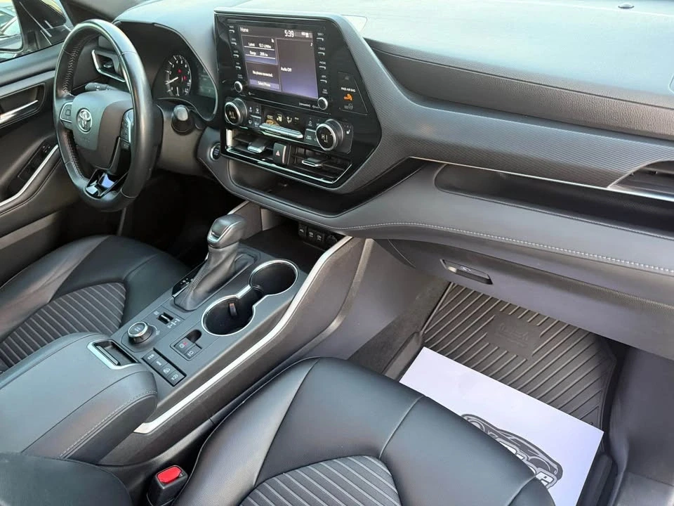 2021 Toyota Highlander - Image 10 of 20