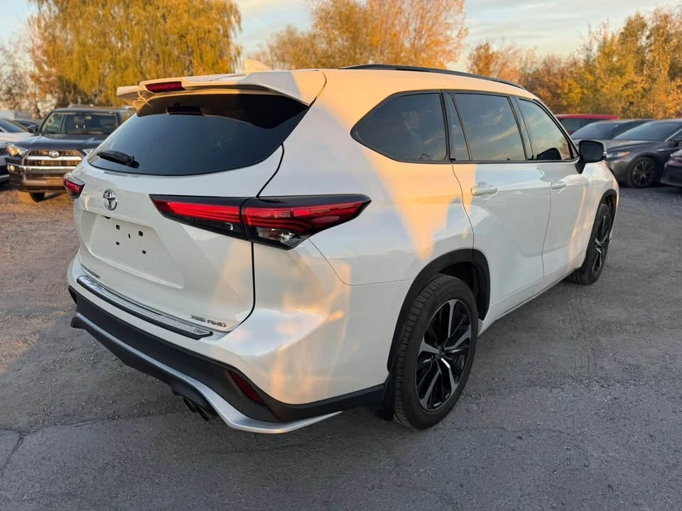 2021 Toyota Highlander - Image 3 of 20