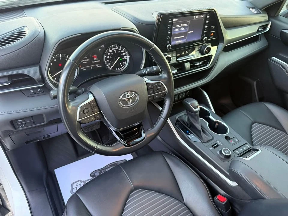 2021 Toyota Highlander - Image 18 of 20