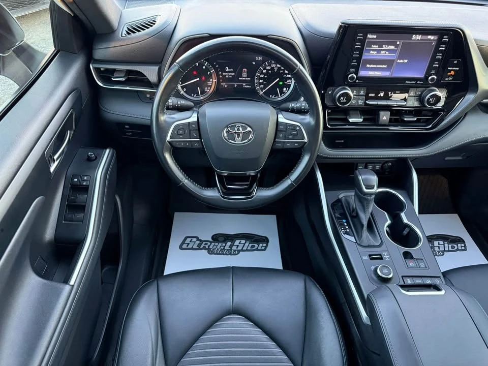 2021 Toyota Highlander - Image 11 of 20