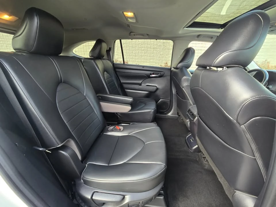 2021 Toyota Highlander - Image 12 of 20