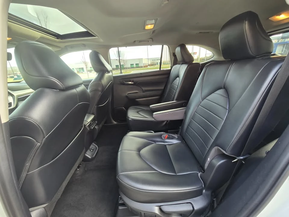 2021 Toyota Highlander - Image 13 of 20