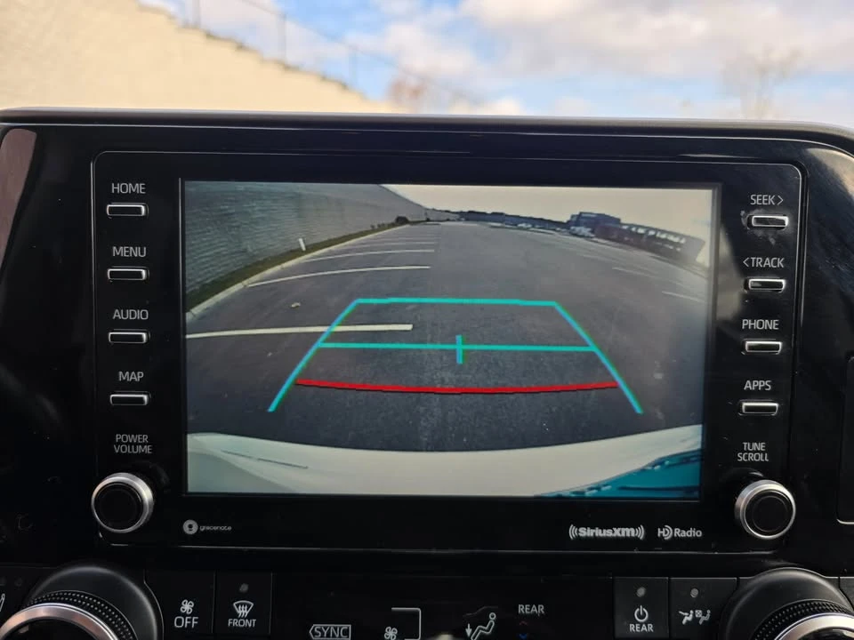 2021 Toyota Highlander - Image 18 of 20