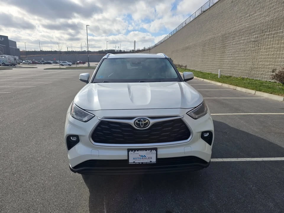 2021 Toyota Highlander - Image 8 of 20