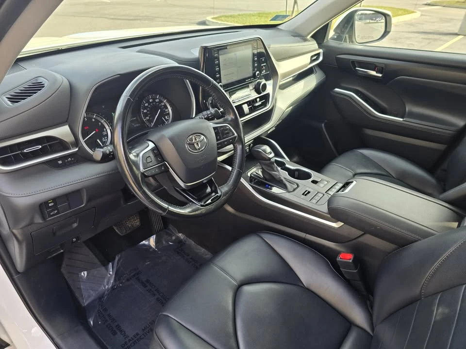 2021 Toyota Highlander - Image 9 of 20