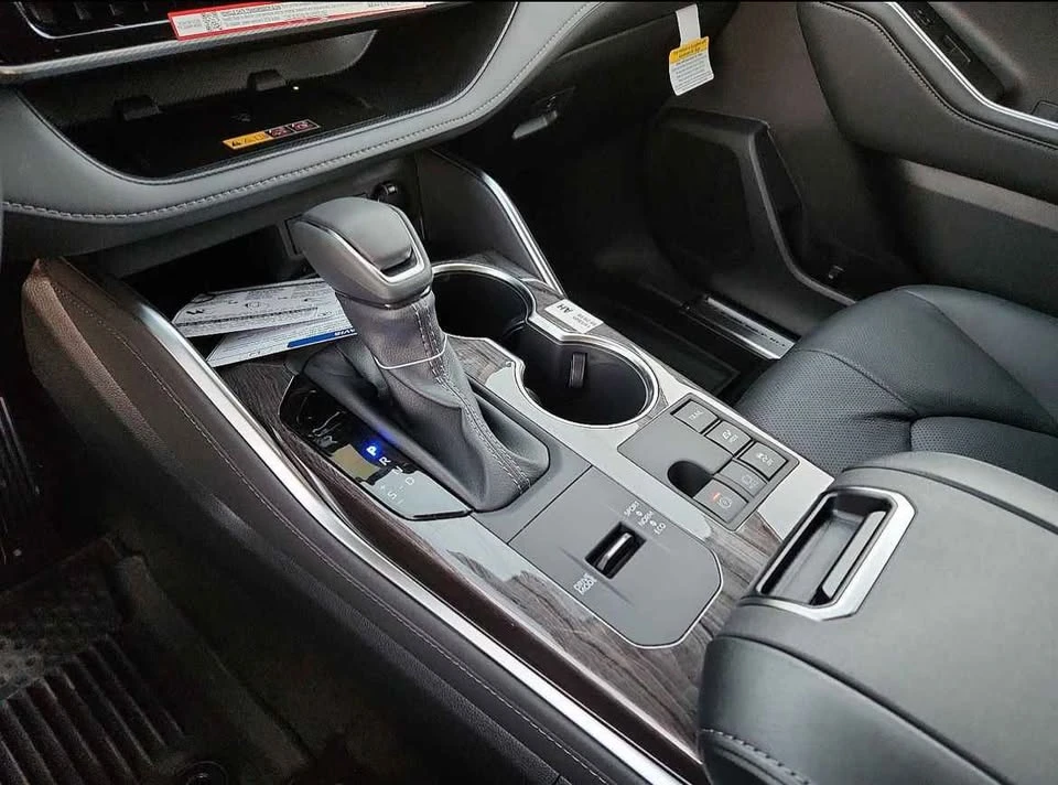 2021 Toyota Highlander - Image 6 of 9