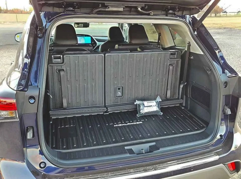 2021 Toyota Highlander - Image 4 of 9