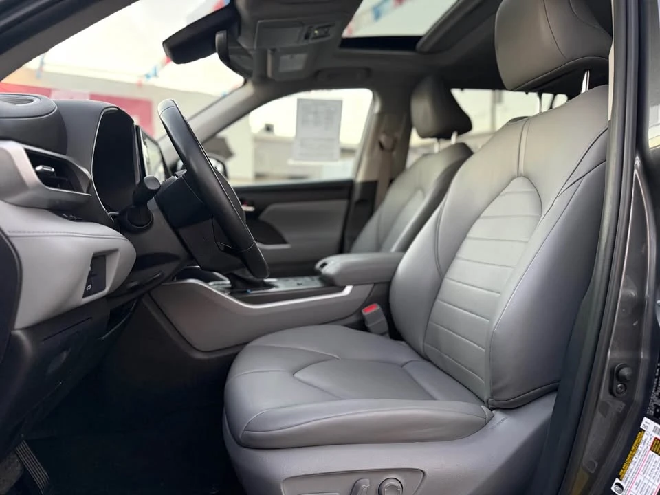 2021 Toyota Highlander - Image 11 of 20