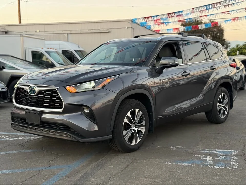 2021 Toyota Highlander - Image 7 of 20