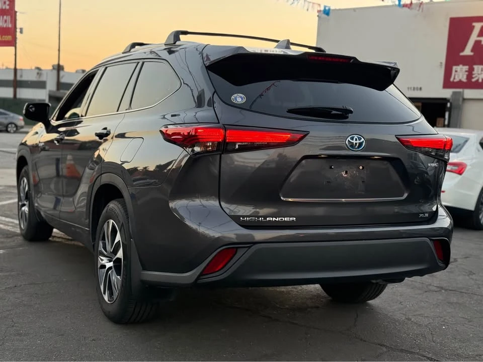 2021 Toyota Highlander - Image 5 of 20