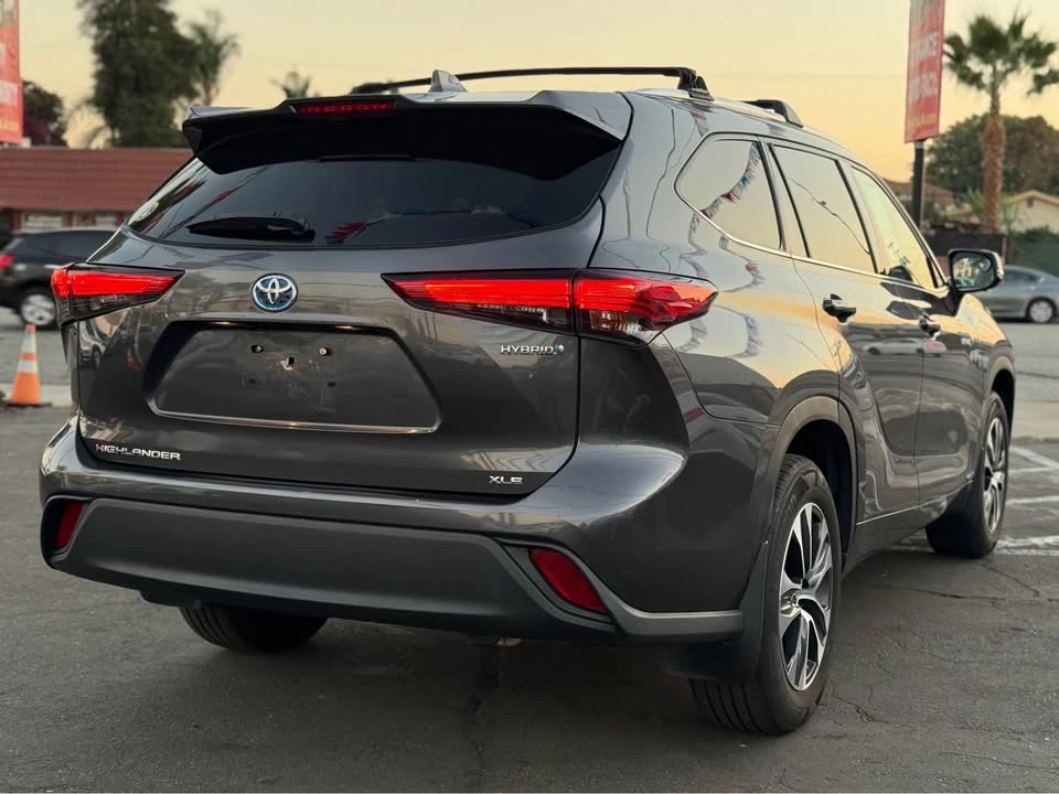 2021 Toyota Highlander - Image 3 of 20